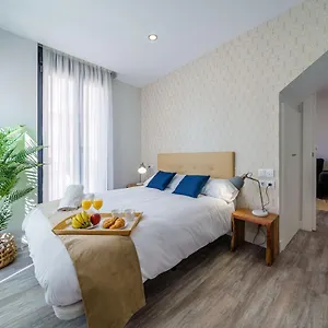 Old Town Pool & Parking Appartement